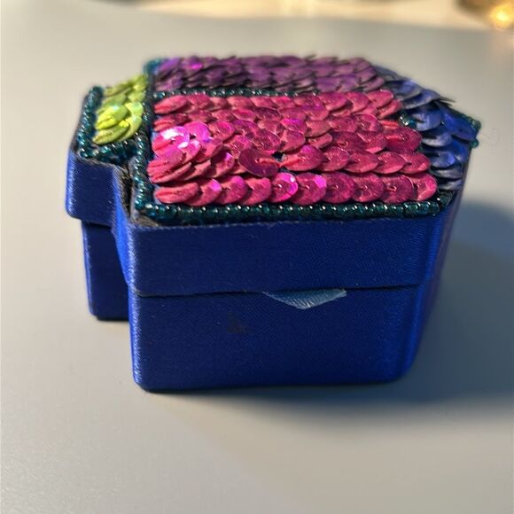 VIntage Sparkle Dreidel Box - Picture 3 of 5
